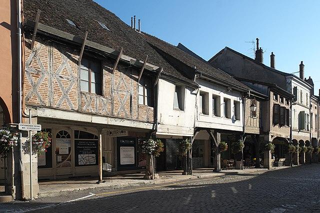 Louhans - Immobilier - CENTURY 21 Agence Cœur de Bresse - Louhans_(71)_Arcades