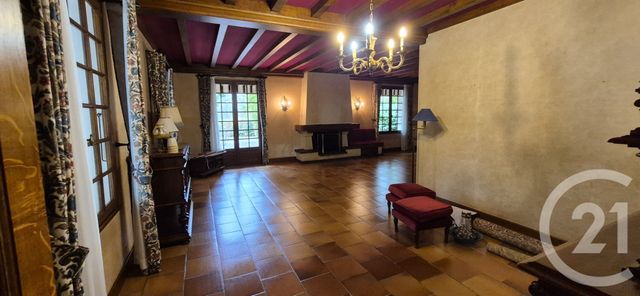 maison à vendre - 7 pièces - 234.36 m2 - LOUHANS CHATEAURENAUD - 71 - BOURGOGNE - Century 21 Agence Coeur De Bresse