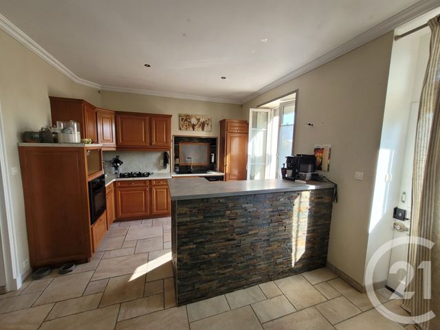 maison à vendre - 7 pièces - 131.0 m2 - LOUHANS CHATEAURENAUD - 71 - BOURGOGNE - Century 21 Agence Coeur De Bresse