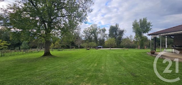 maison à vendre - 10 pièces - 242.0 m2 - MONTAGNY PRES LOUHANS - 71 - BOURGOGNE - Century 21 Agence Coeur De Bresse