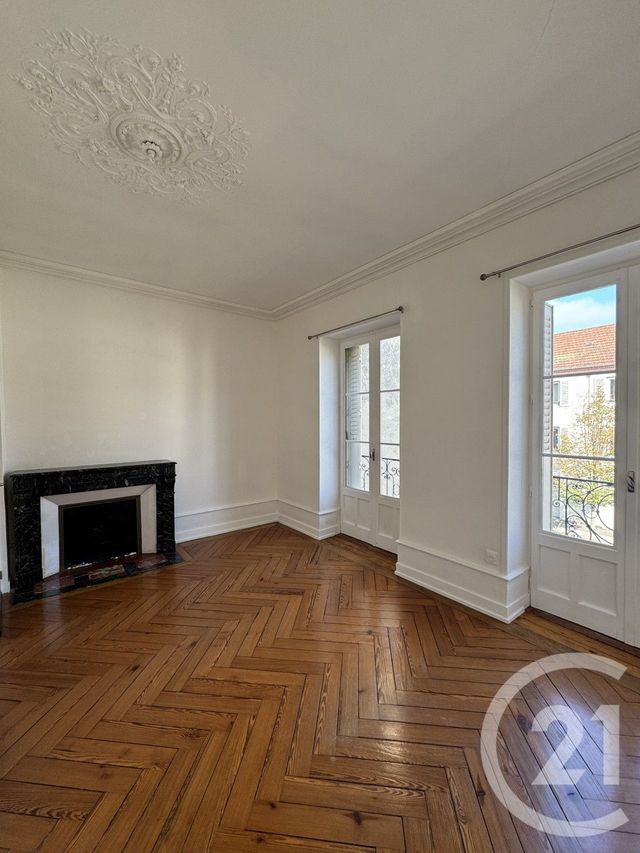 Appartement T3 à vendre - 4 pièces - 87.17 m2 - LOUHANS - 71 - BOURGOGNE - Century 21 Agence Coeur De Bresse