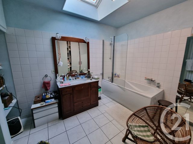 Appartement T4 à vendre - 5 pièces - 145.48 m2 - LOUHANS - 71 - BOURGOGNE - Century 21 Agence Coeur De Bresse